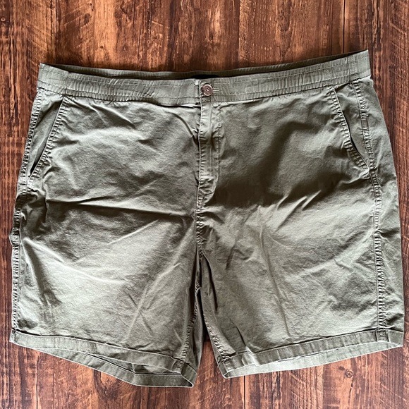 Bonobos Army Green 7 Inch Shorts Size 